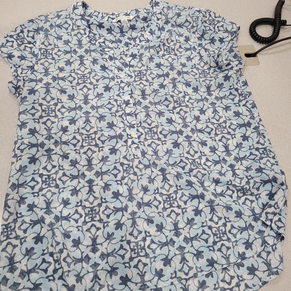 croft & barrow Blue and White Floral Tile Print Short Sleeve Blouse